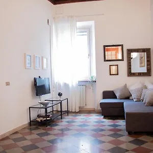 https://piazza-firenze-apartment.it-romehotels.com